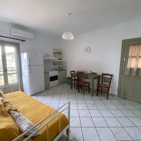 Amnia Apartment Agios Romanos ภายนอก รูปภาพ
